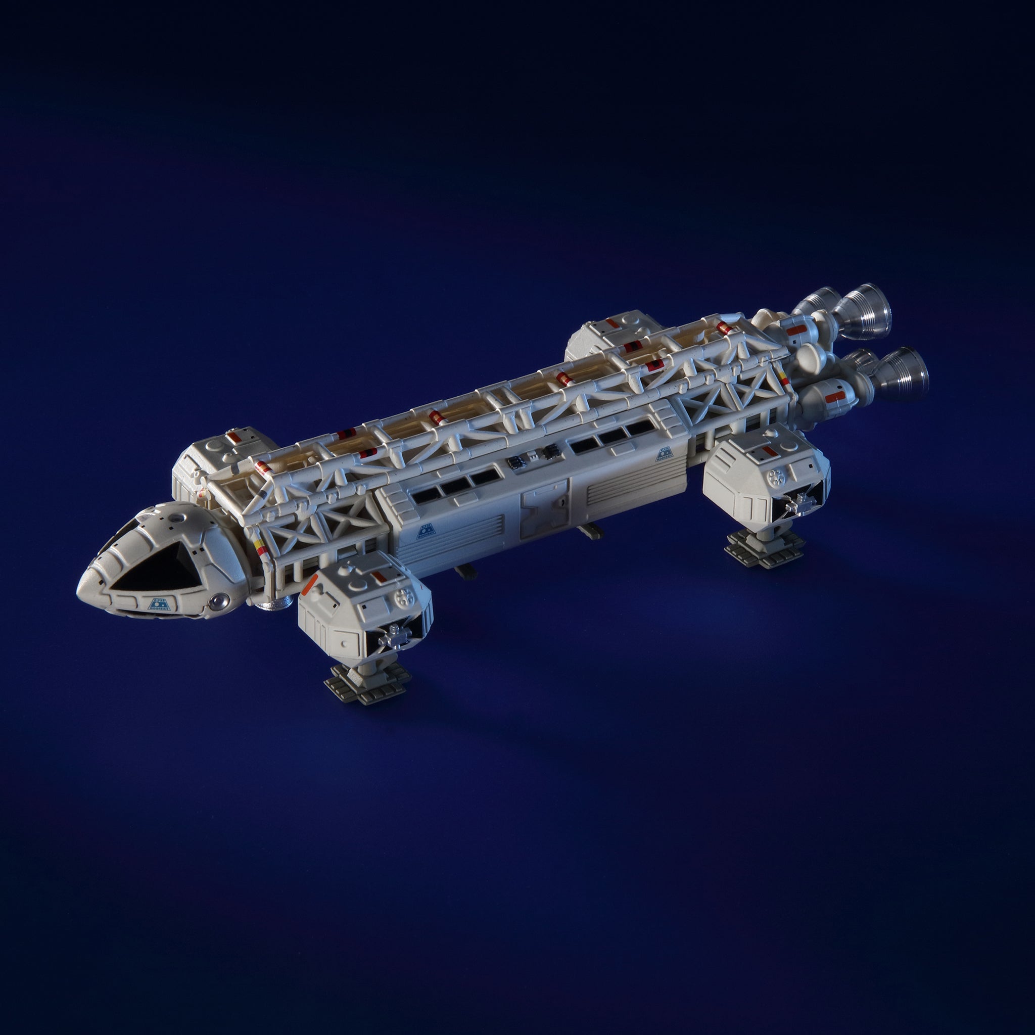 1/72 : SPACE1999 EAGLE TRANSPORTER (新世紀合金 ミラクルハウス