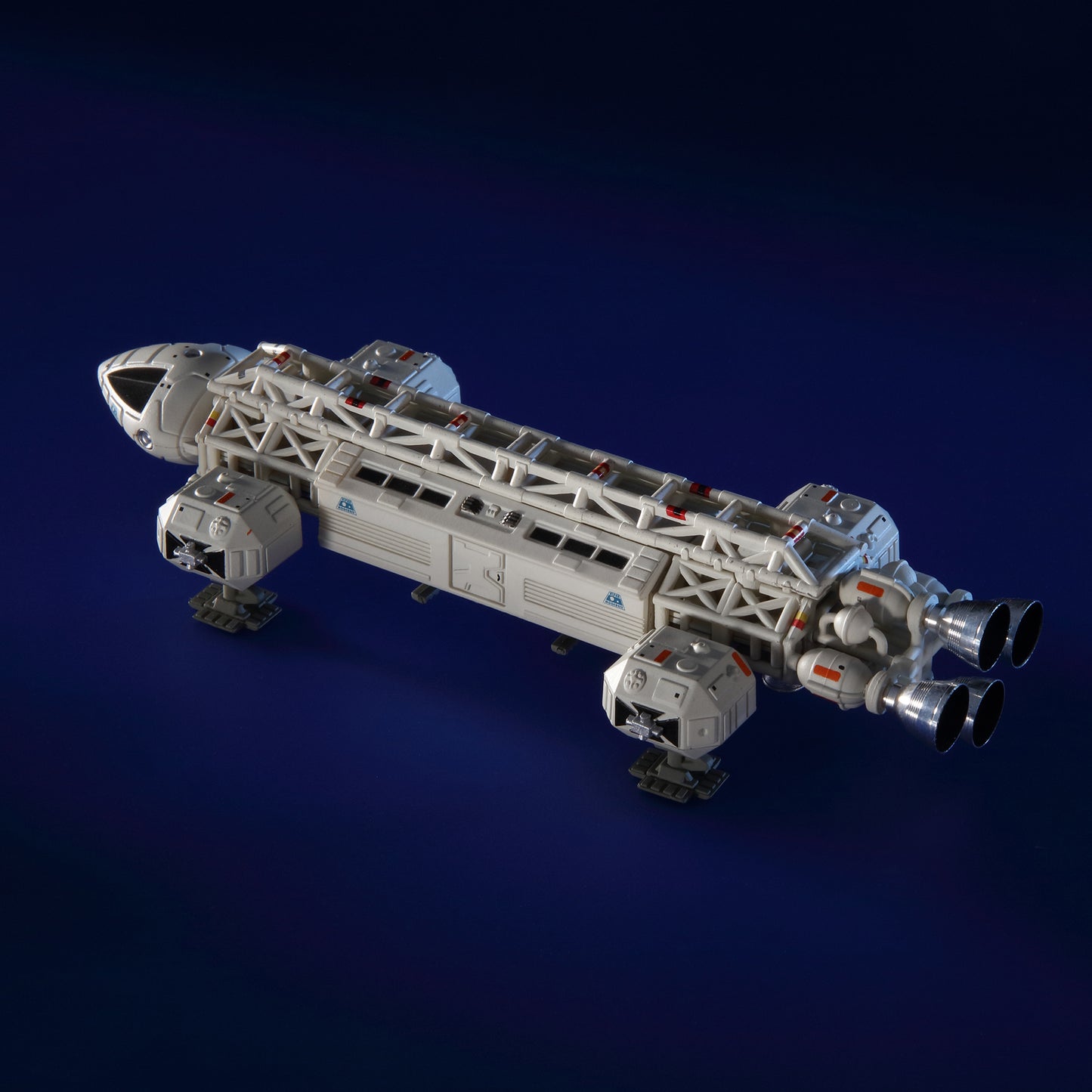 Space 1999 5.5 Inc Classic Eagle Transporter