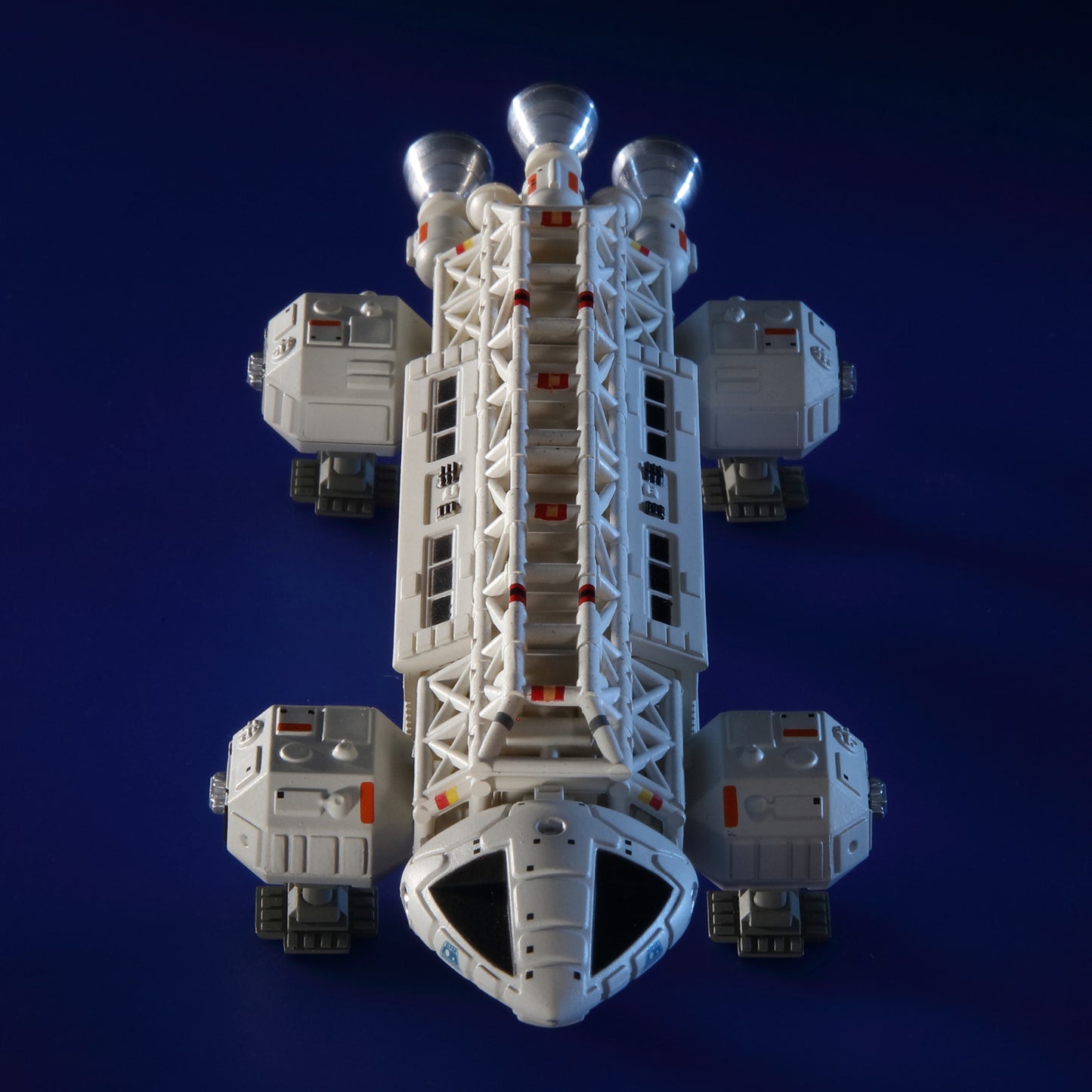 Space 1999 5.5 Inc Classic Eagle Transporter