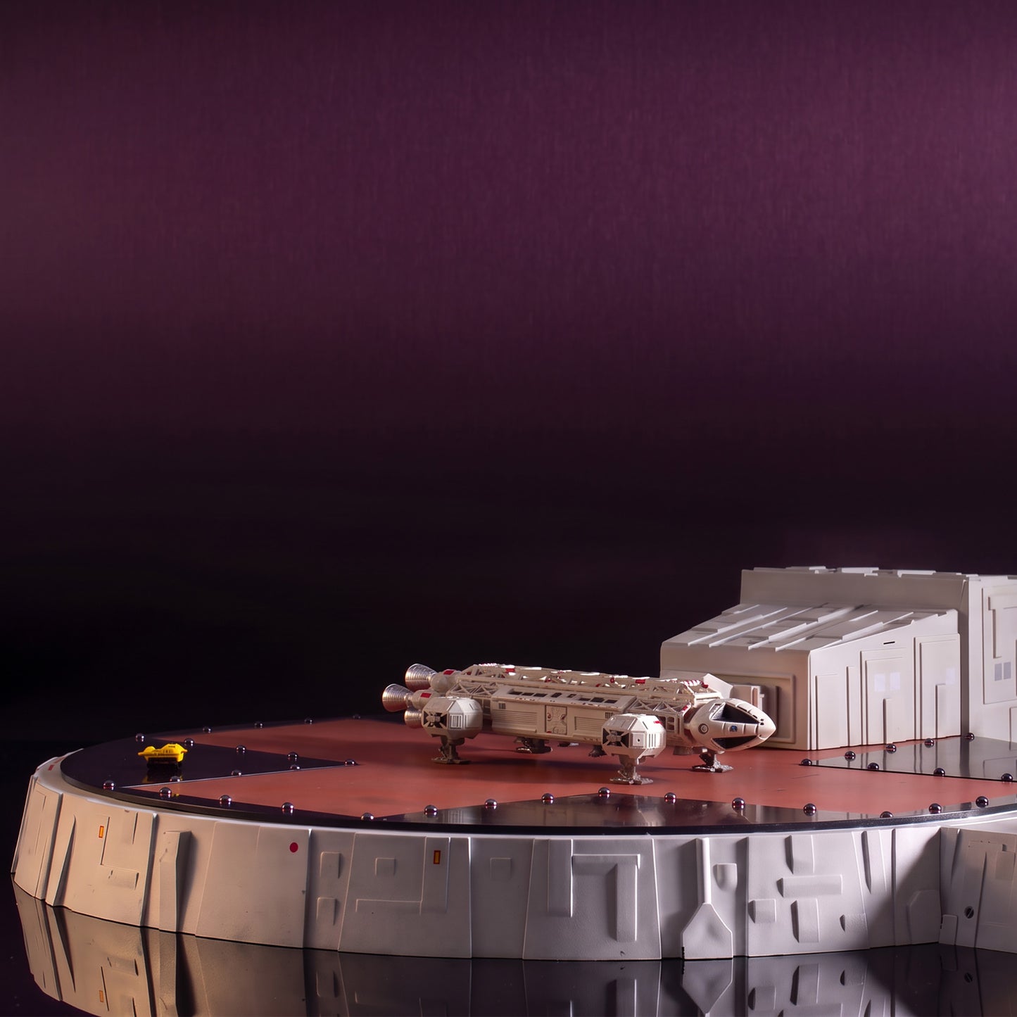 Space 1999: Landing Pad with 5.5” Eagle Transporter