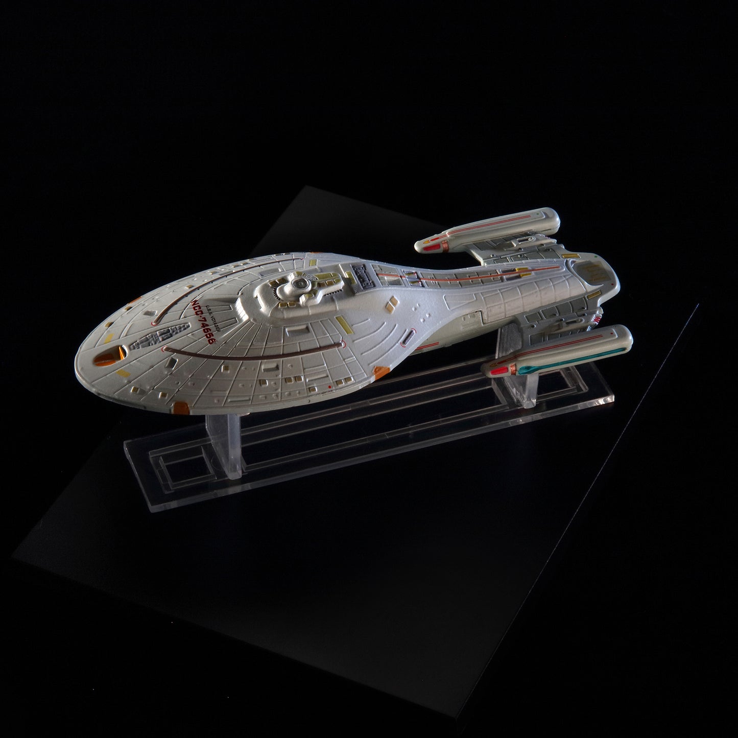 Starship Library Series – U.S.S. Voyager NCC-74656