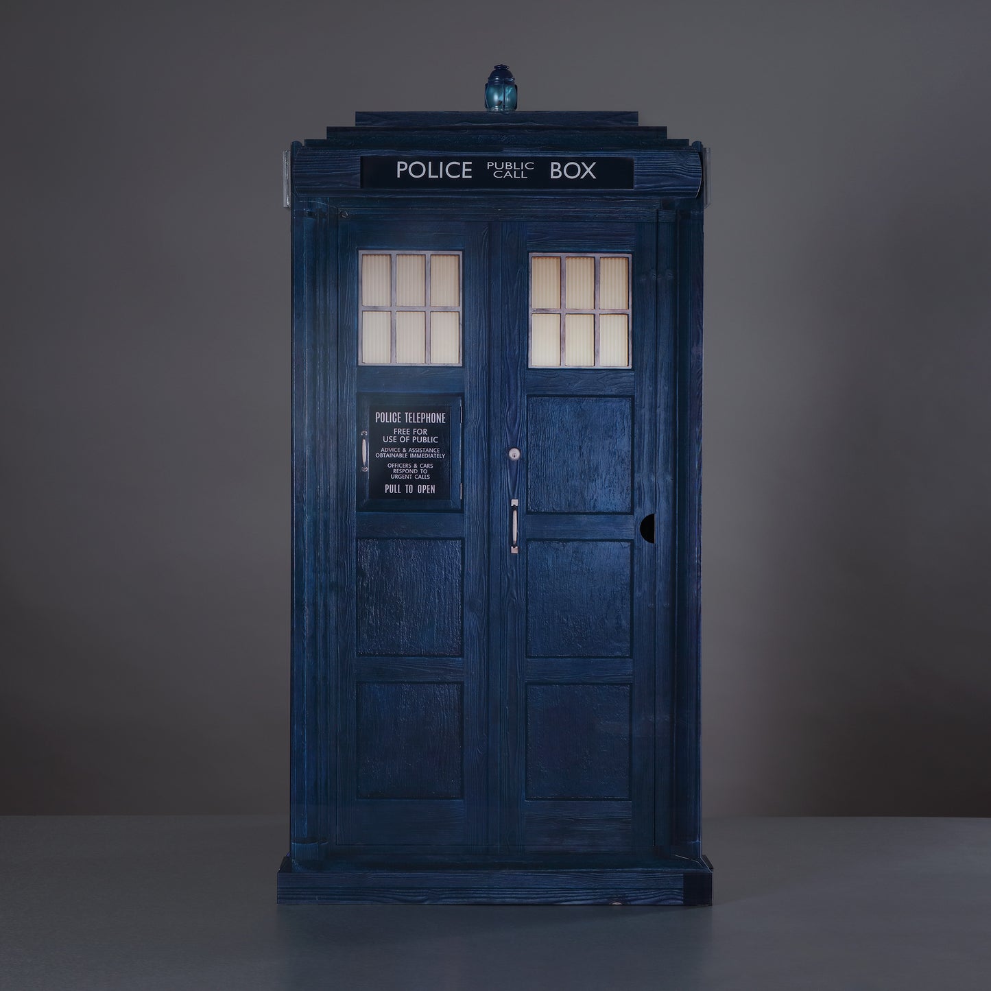 TARDIS Display Case with Figurines of 17 Doctors