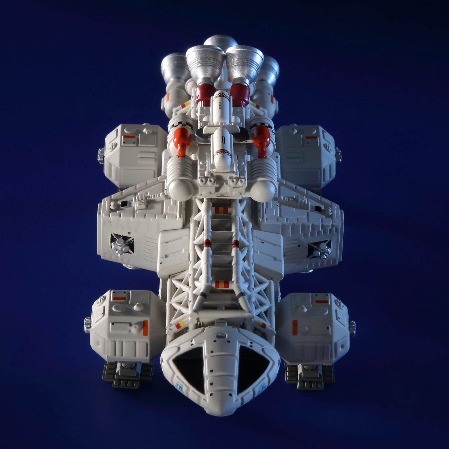 Space 1999  Deluxe 5inch Laboratory Eagle - ALP3