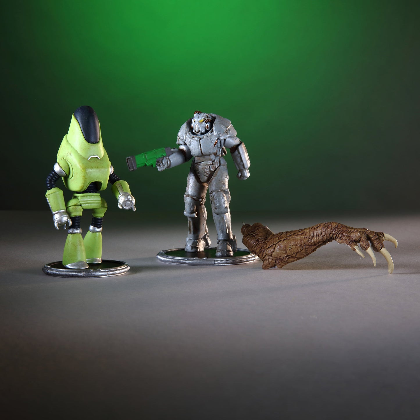 Fallout X01 and Protectron Mini Figure Set