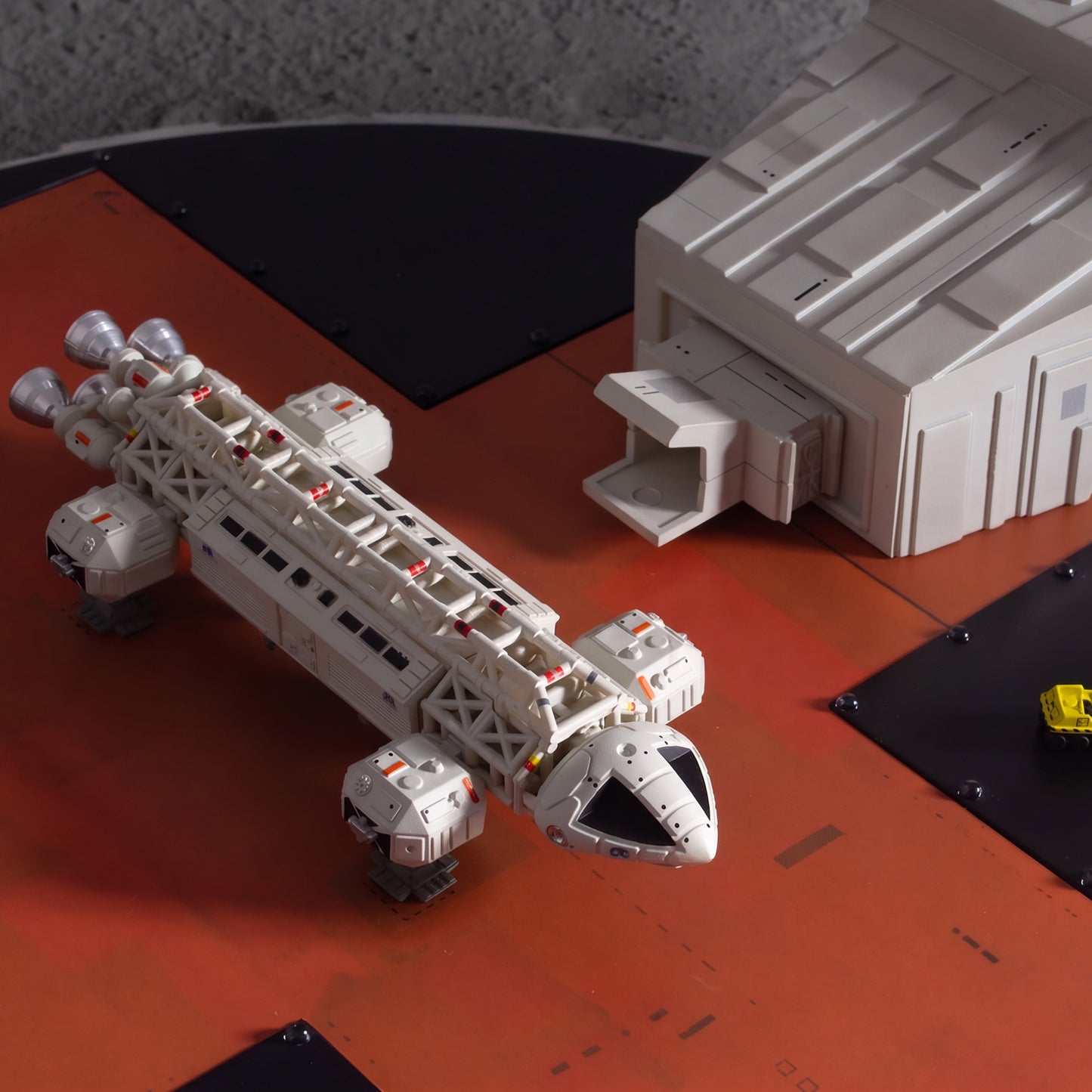 Space 1999: Landing Pad with 5.5” Eagle Transporter