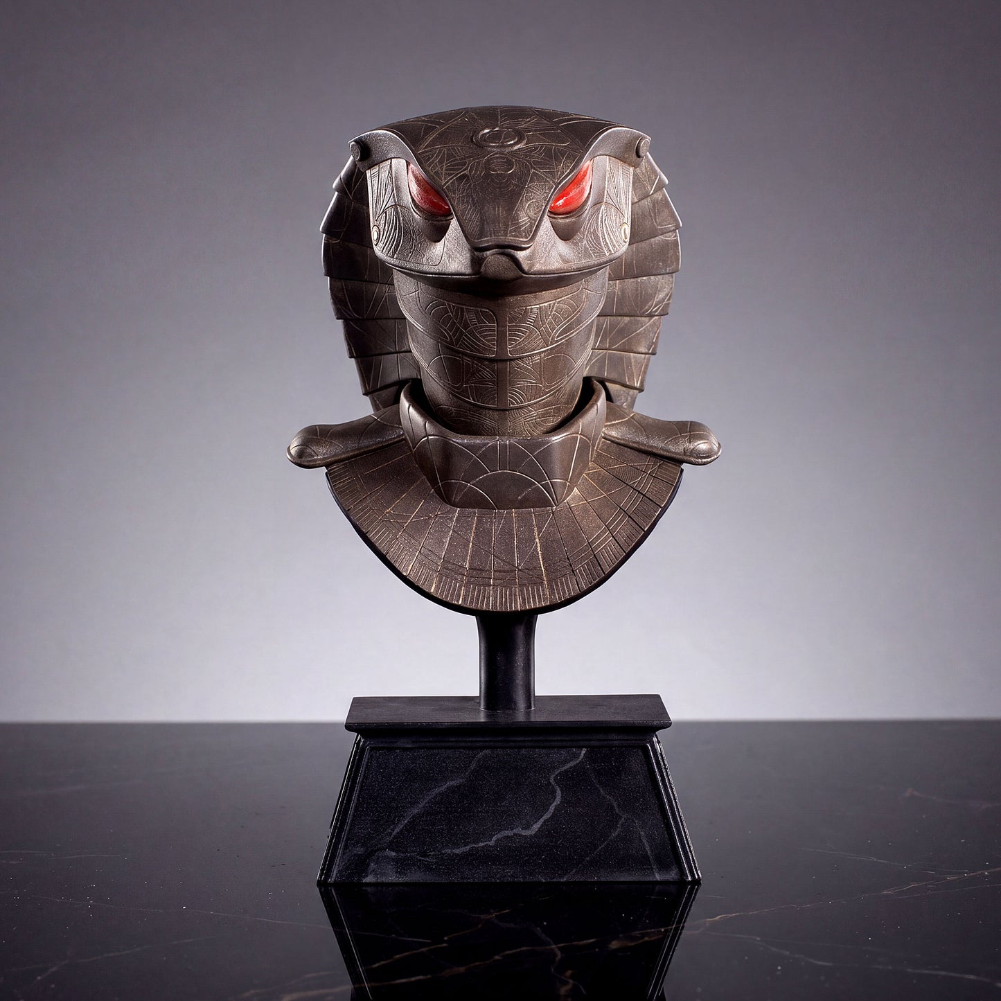 Stargate Desktop Replicas: Serpent Guard Helmet