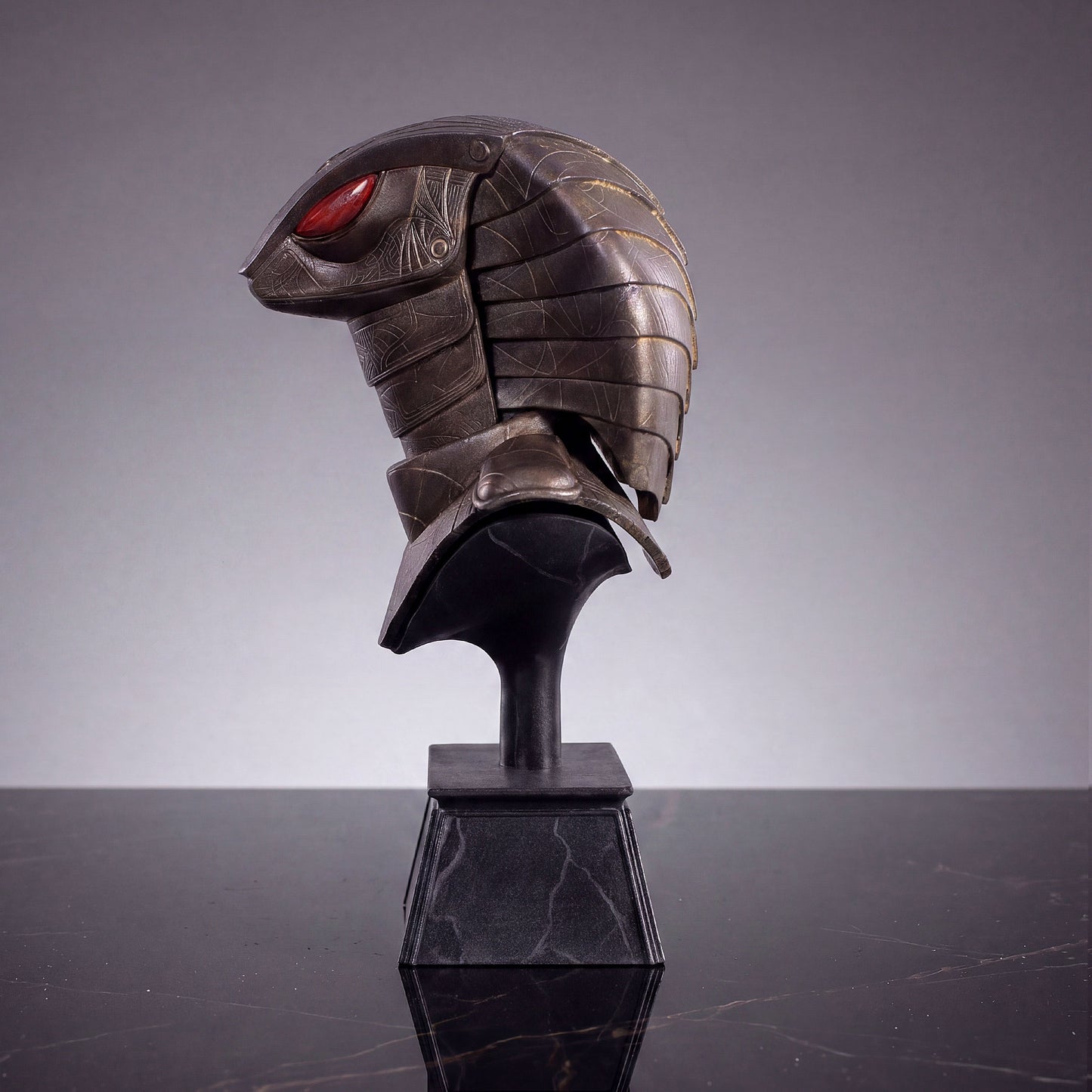 Stargate Desktop Replicas: Serpent Guard Helmet